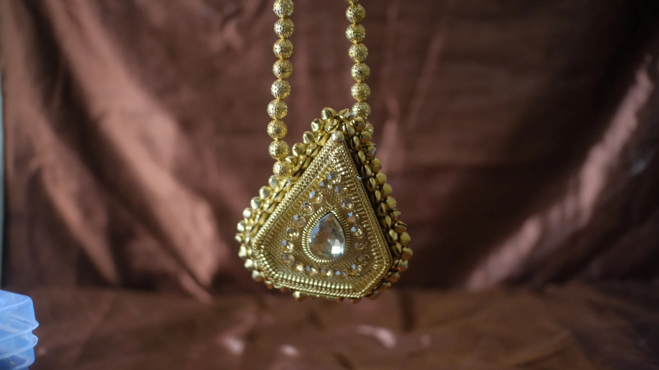 The Boond, Gold · Teardrop silhouette
