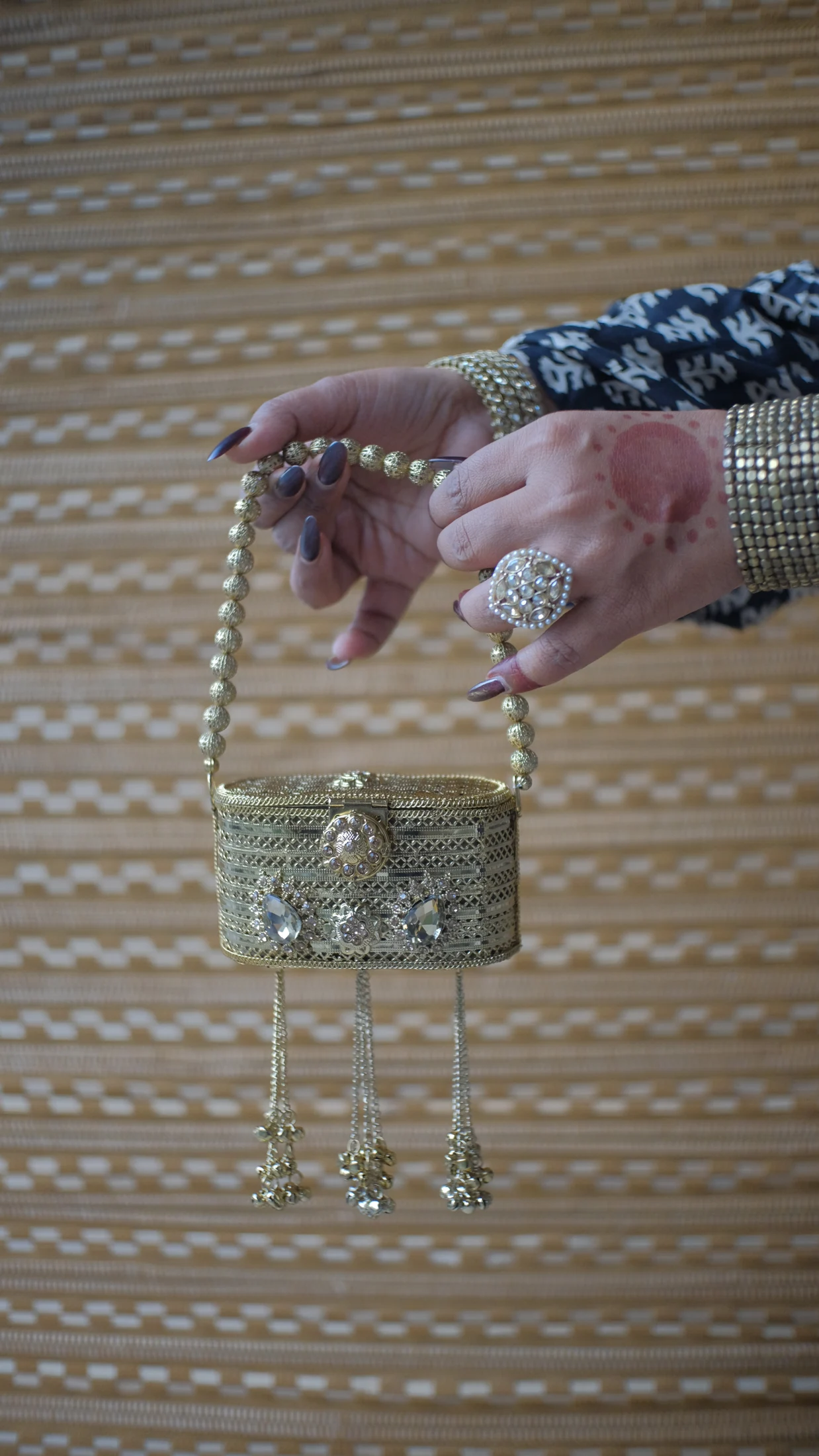 The Meher, Antique gold · Structured mini